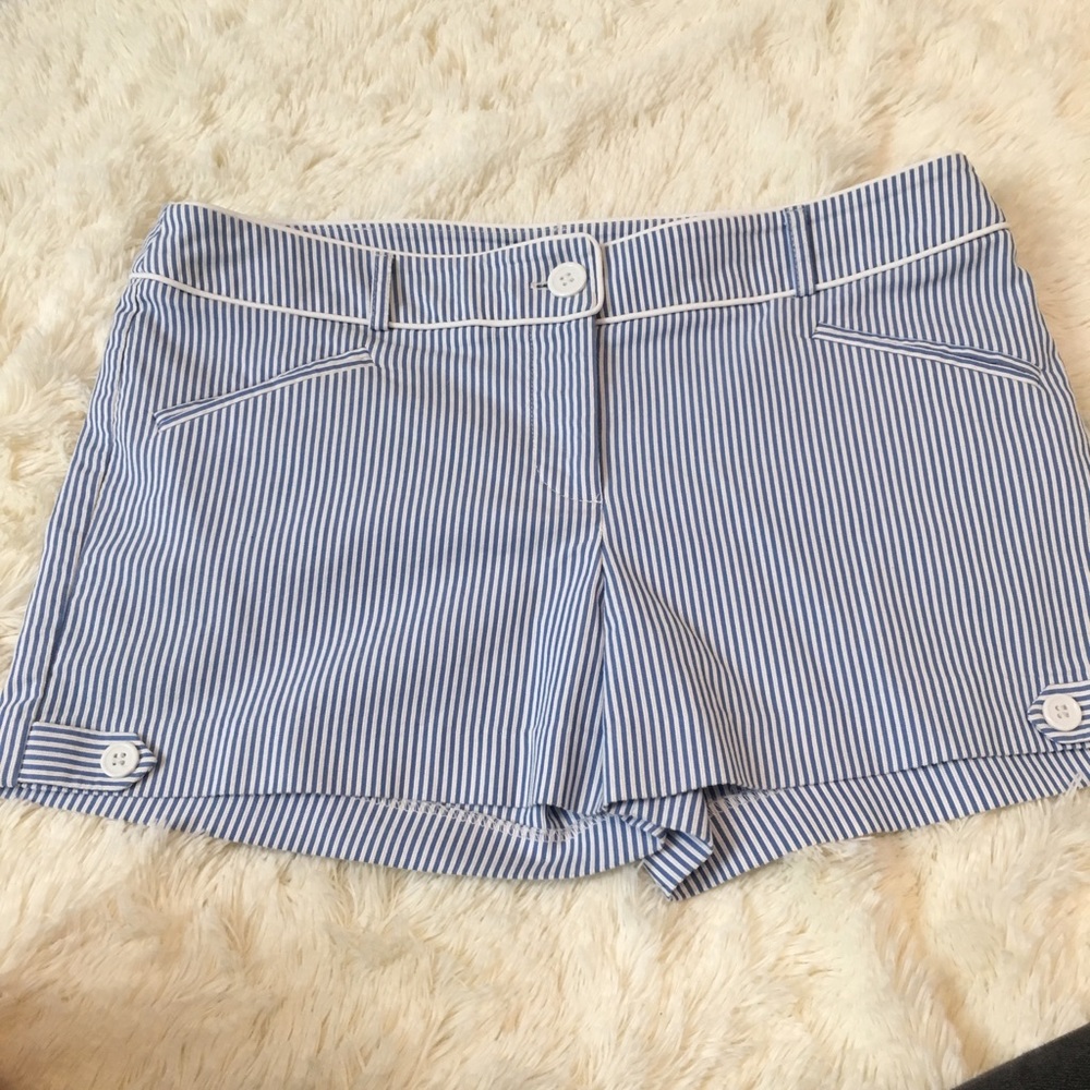 🌺3 for $30🌺 Cute blue and white striped shorts